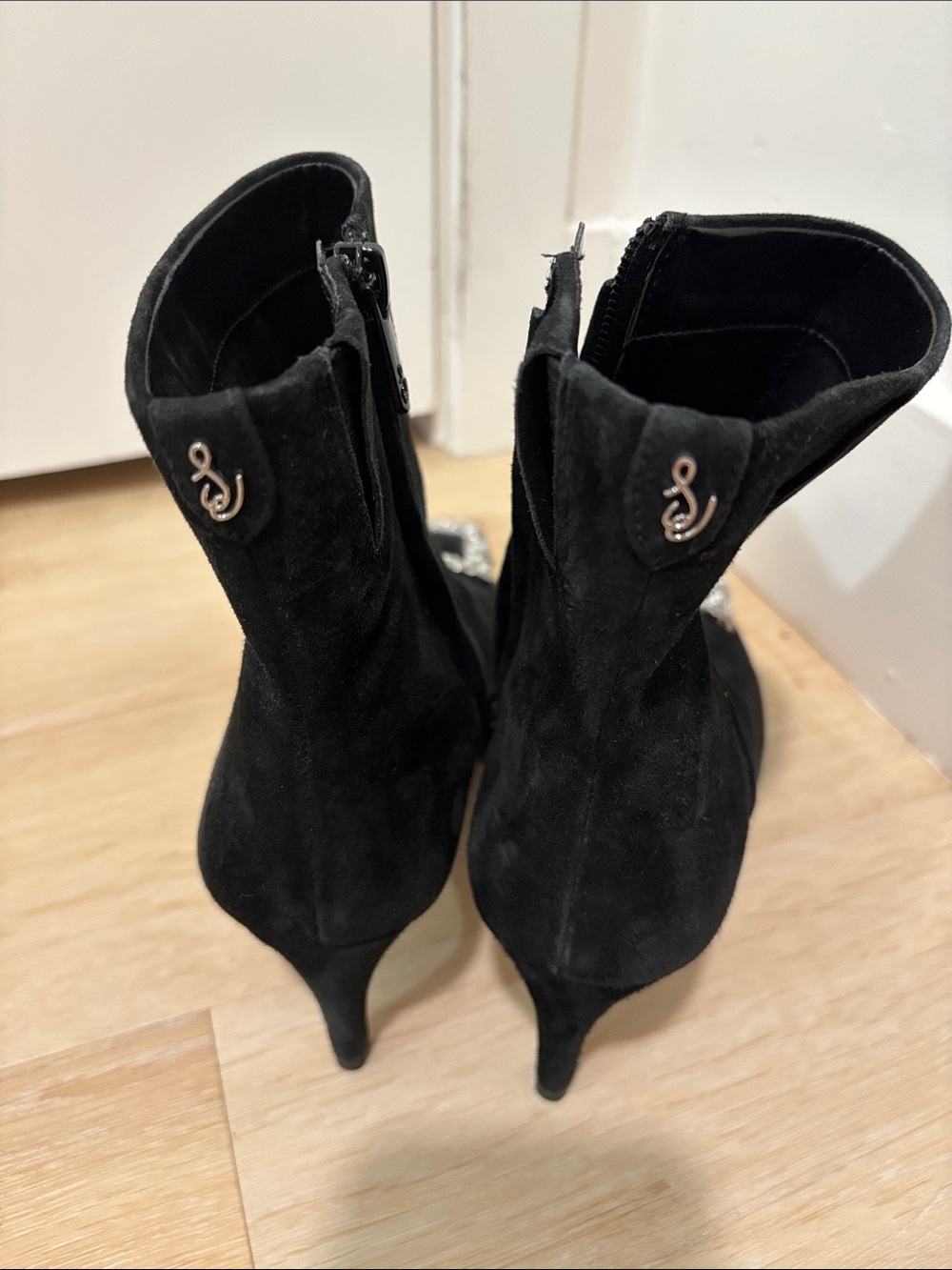 Sam Edelman Black Suede Pointed Toe Ankle Booties w/ Pearl-Encrusted Buckle 6.5 - Picture 7 of 9